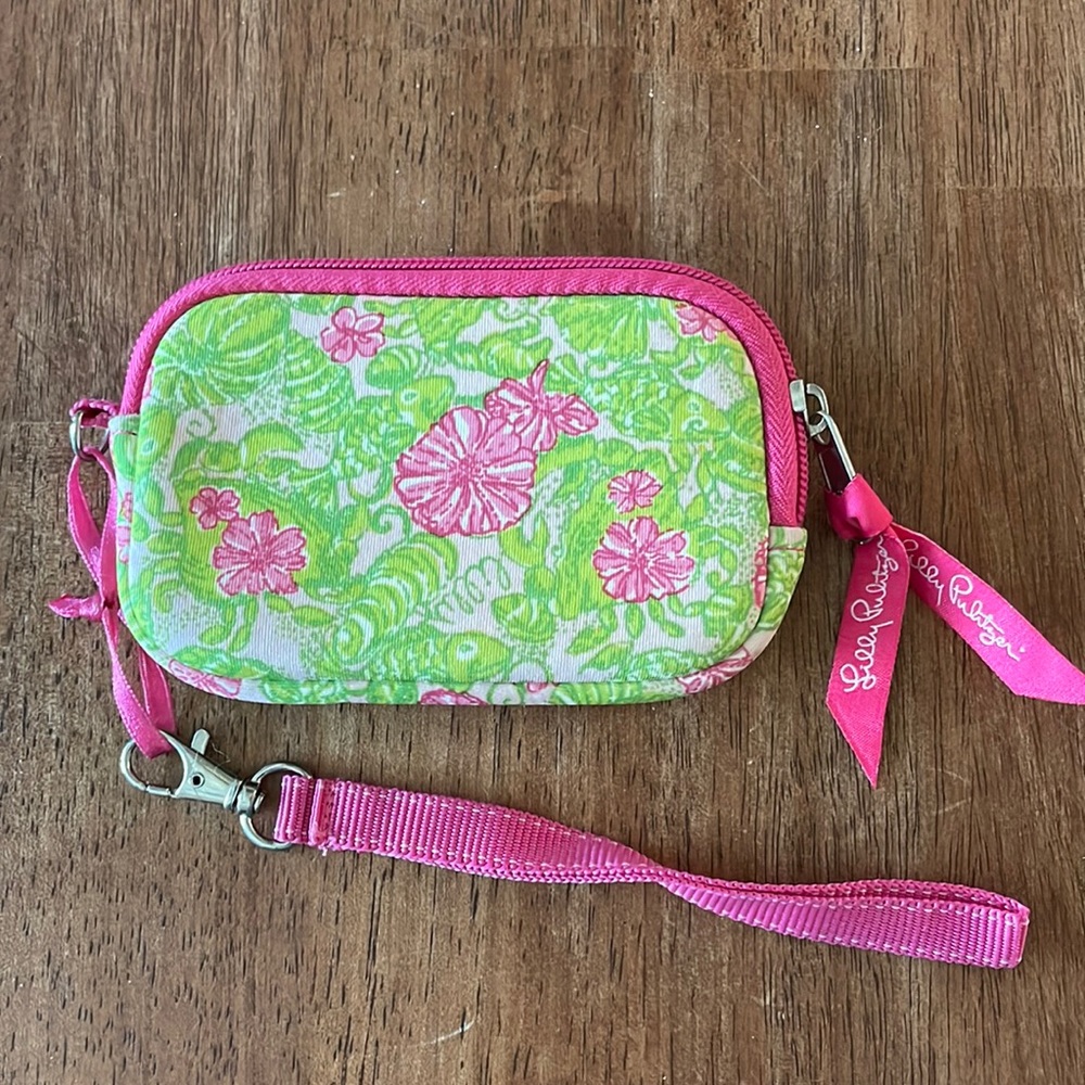 Lilly Pulitzer green fish and shells with pink hibiscus and trim